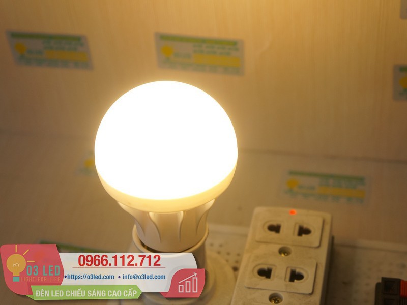 Đèn LED búp 9W nhựa cho ánh sáng chân thực