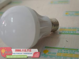Den LED Bulb 9W Nhua(7)