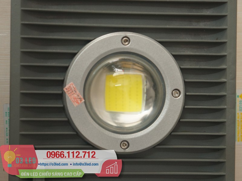 Giá Đèn LED pha 50W chống cháy và cách lắp đặt
